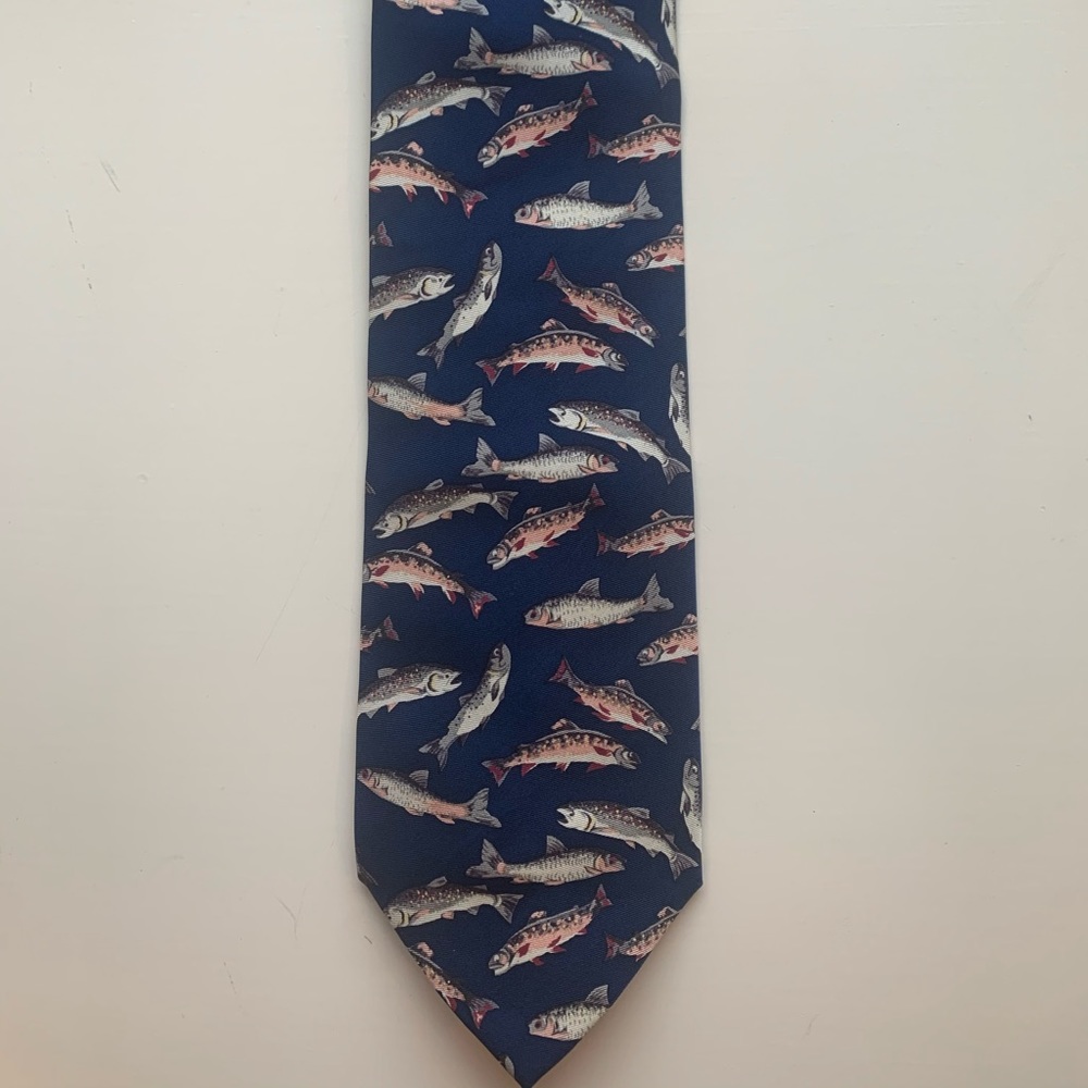 Exclusively made Bluefish patterned 100% silk tie